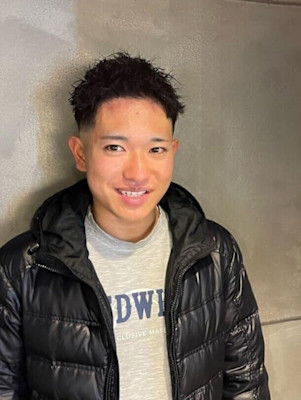 アップバング ツーブロック ツイストパーマ スキンフェード