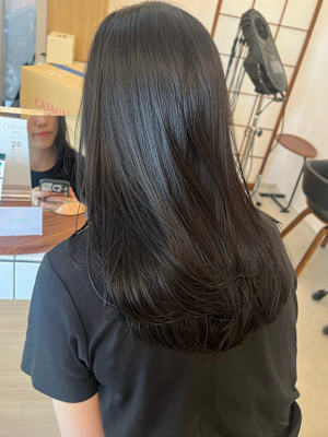 #切りっぱなしボブ#前下りボブ#顔周りレイヤー#小顔カット