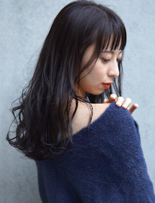 ゆる巻きロ ロング オン眉 アッシュカラー 20代30代