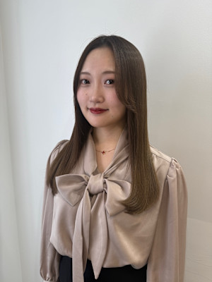 ストレート　艶髪　ナチュラルカラー