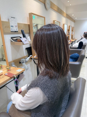 白髪ぼかしハイライトカラー30代40代50代ブルーグレージュ