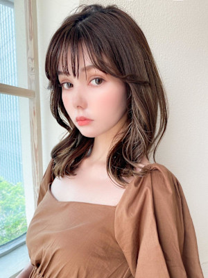 韓国風美髪外ハネボブくびれミディアムレイヤーワイドバング