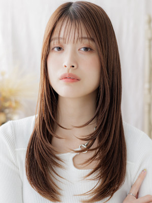 ミルクティーカラー顔回りレイヤーストレート　くすみベージュ