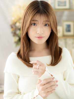 艶感ストレートうぶバングモテ髪小顔レイヤー　韓国風巻き