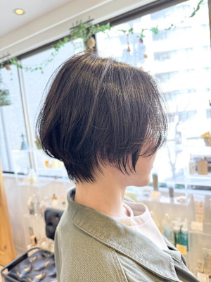 前髪長めショートボブ