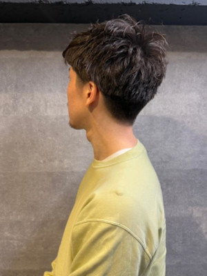 ビジネス場面にもピッタリ　清潔感MAXパーマスタイル