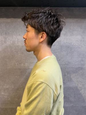 ビジネス場面にもピッタリ　清潔感MAXパーマスタイル