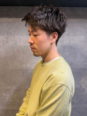 ビジネス場面にもピッタリ　清潔感MAXパーマスタイル