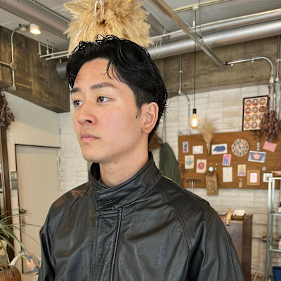 ピンパーマ短髪ヘア