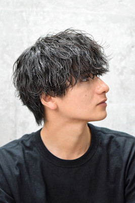 ツイストスパイラルパーマ黒髪マッシュウルフツイストパーマ