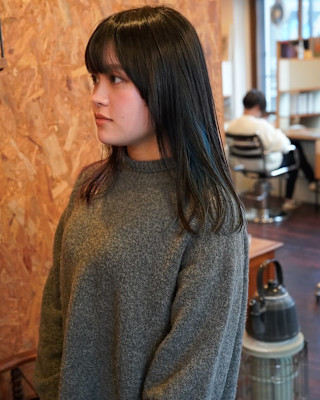 インナーカラー（カーキアッシュ＆ベリーピンク）