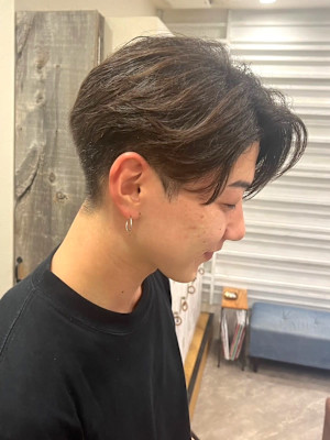 フェザーショートセンターパートニュアンスパーマ札幌