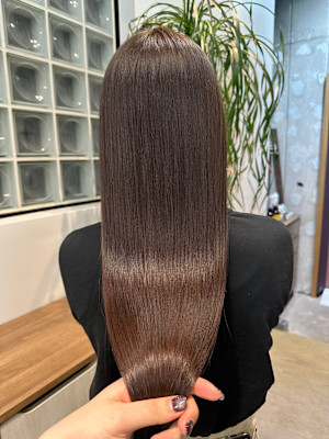 酸性ストレート/アッシュブラウン/髪質改善トリートメント