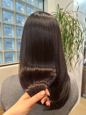 透明感ある暗髪カラー/髪質改善トリートメント/重めロング