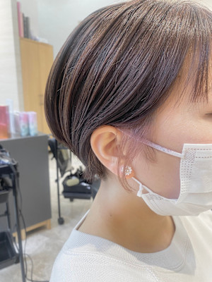 ≪お洒落なデザインカラー≫耳かけショート×インナーラベンダー