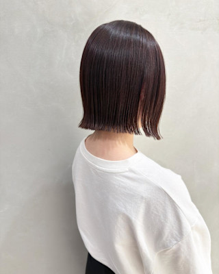 切りっぱなしボブ/ボルドーカラー/艶カラー