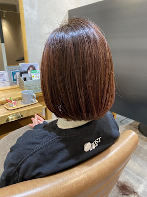 ピンクベージュ