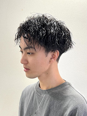 【平山明樹】お洒落な縦落ちスパイラルパーマ