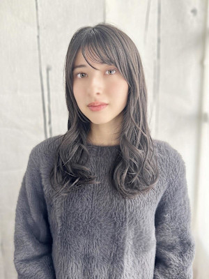 シースルーバングのAラインミックスカールスタイル