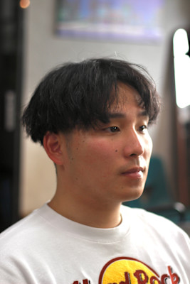 センターパート×緩めカールスタイル