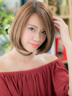 外国人風メルティカラー前下がりワンレンボブ　細めハイライト