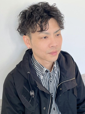 スパイラルパーマ センターパート ツーブロック