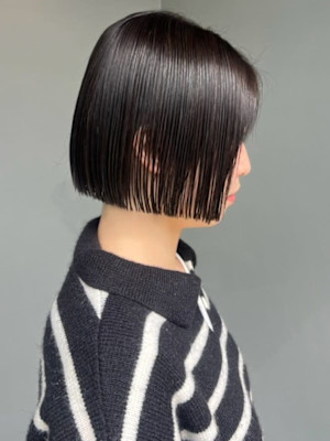 暗髪グレージュカラー ぱつっとボブ 艶髪 ダメージレス