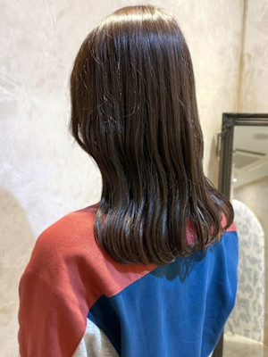 ナチュラルブラウン 暗髪グレージュ ミディアム 艶髪