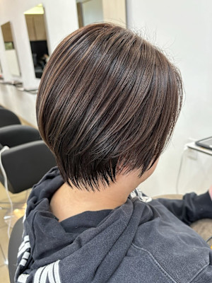 グレージュカラー/フェザーショート/透明感カラー