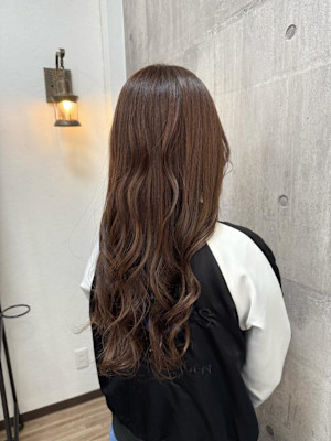 ピンクベージュ