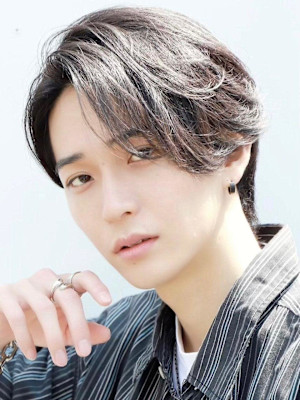 爽やかミディアムショート