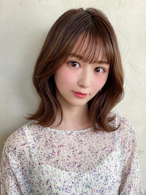 韓国風美髪外ハネボブくびれミディアムレイヤーワイドバング