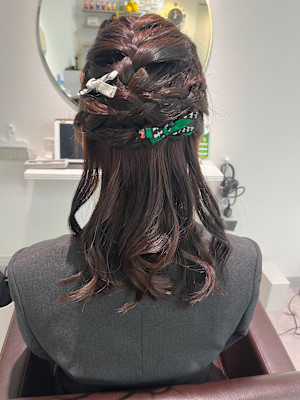 編み込みシンプルハーフアップヘア