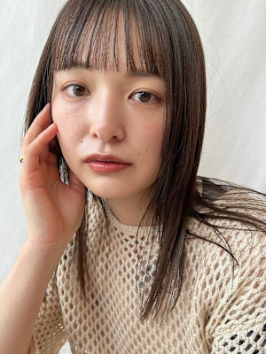 ぱっつんバング/ストレートロング