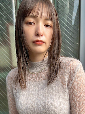 ぱっつんバング/ストレートロング