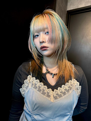 スラッシュカラー　デザインカラー　ハイトーン　表参道/原宿