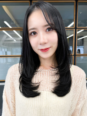 黒髪美髪レイヤー韓国ヘアロングくびれワンカール小顔エアリー