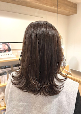 【Terrace】ミディアムレイヤー×カーキベージュ