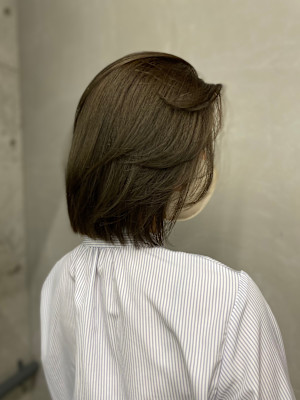 オリーブベージュ/ブリーチなしカラー/ミディアムヘア