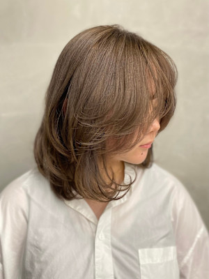 レイヤーカット/グレージュ/ブリーチ無しカラー/ミディアム