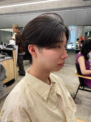 黒髪センターパート/ツーブロック/簡単スタイリング