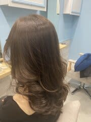 透明感☆アッシュベージュ＆リバース巻き仕上げ