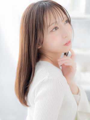 うぶバング小顔ワンカールストレートレイヤー　くすみベージュ