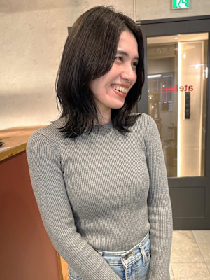 20代 外ハネ 韓国風 艶髪  くびれヘア 透明感 ツヤ髪