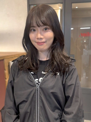 20代 くびれヘア 顔周りカット 韓国風巻き 透明感 艶髪