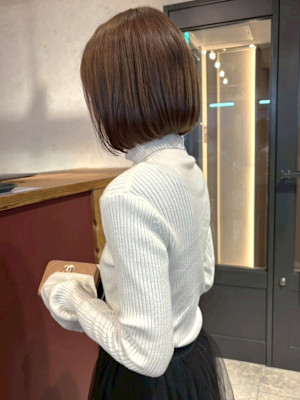 20代 ボブ 内巻き ブラウン 丸みボブ  マロンベージュ
