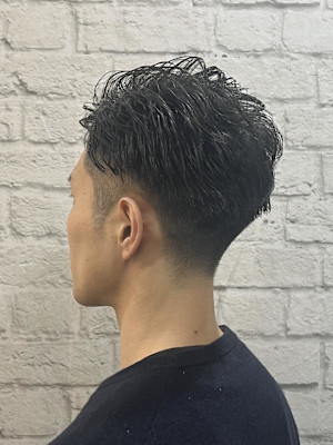 メンズ／ツーブロック／刈り上げ／七三／アップバング