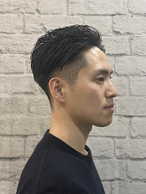 メンズ／ツーブロック／刈り上げ／七三／アップバング