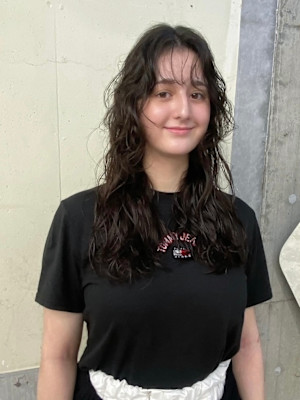 ステップボーンカットハイレイヤースタイル