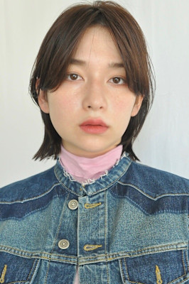 タイトレイヤーボブ/センターパート/透明感ブラウン 